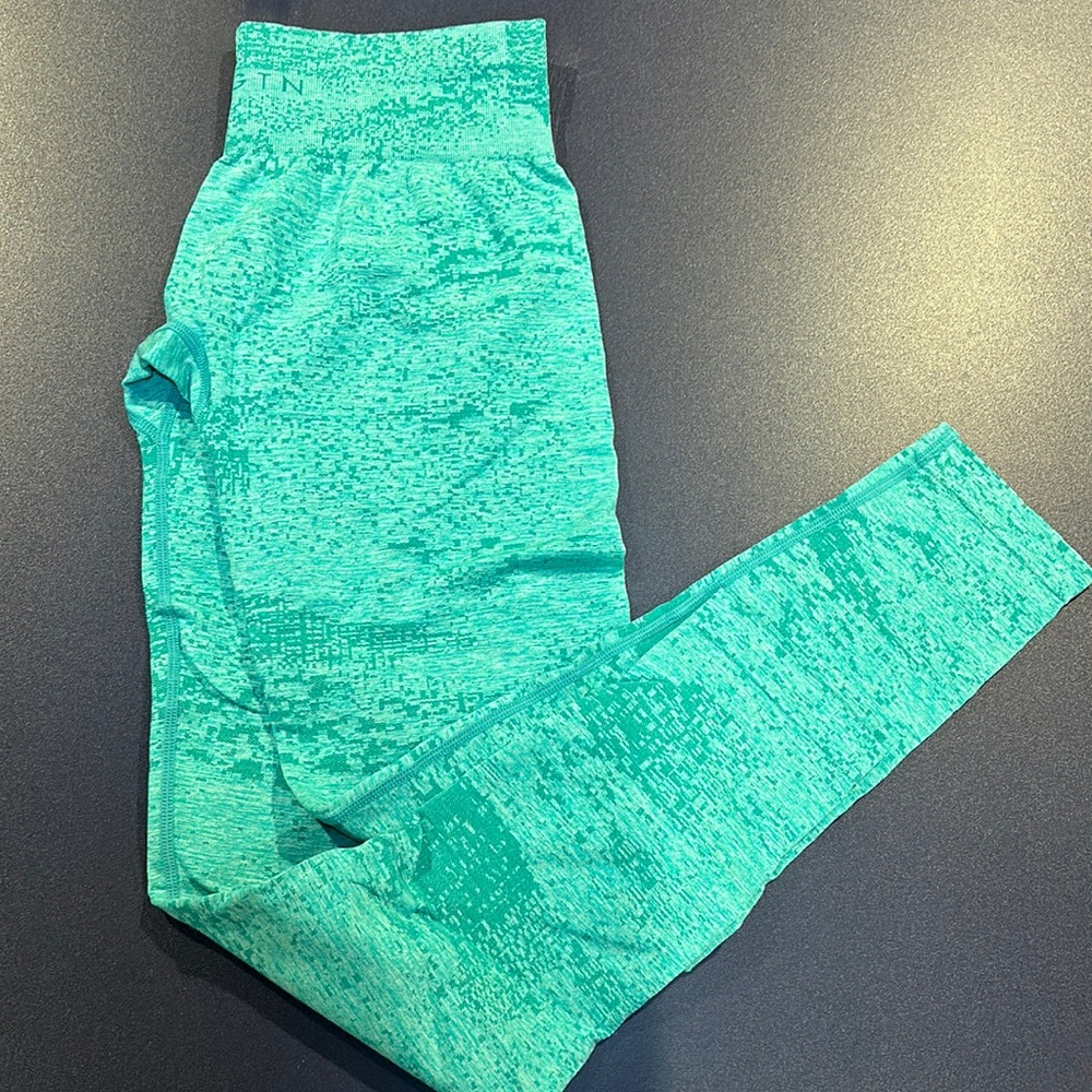 NVGTN Digital Seamless Leggings